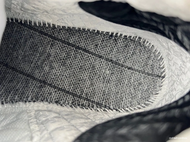 318376-041 UNC 23 Jordan 1004